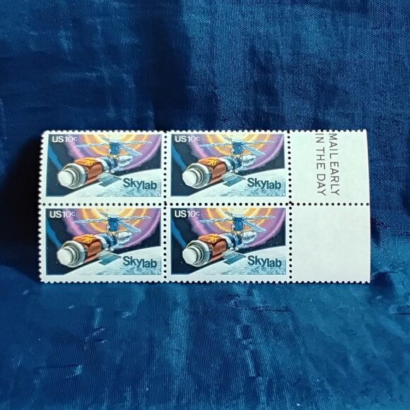 Uncirculated USA 1974 Skylab-Outer Space Block of Four 10 Cent Stamps!! - Picture 1 of 2